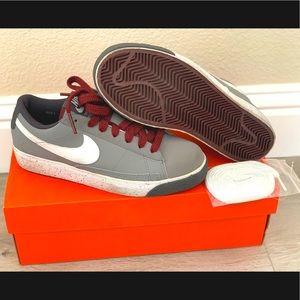 NYX Low Top Blazers SZ 5Y/6.5W